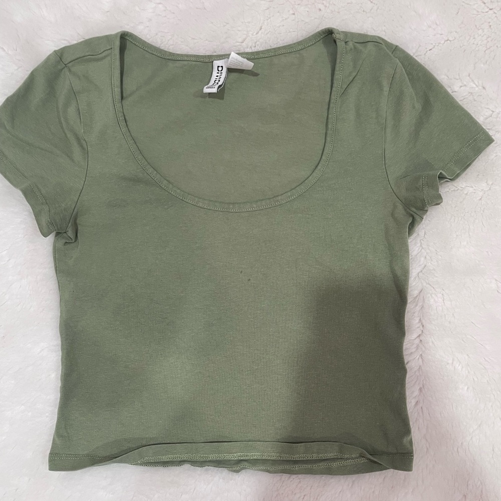 H&M green crop top